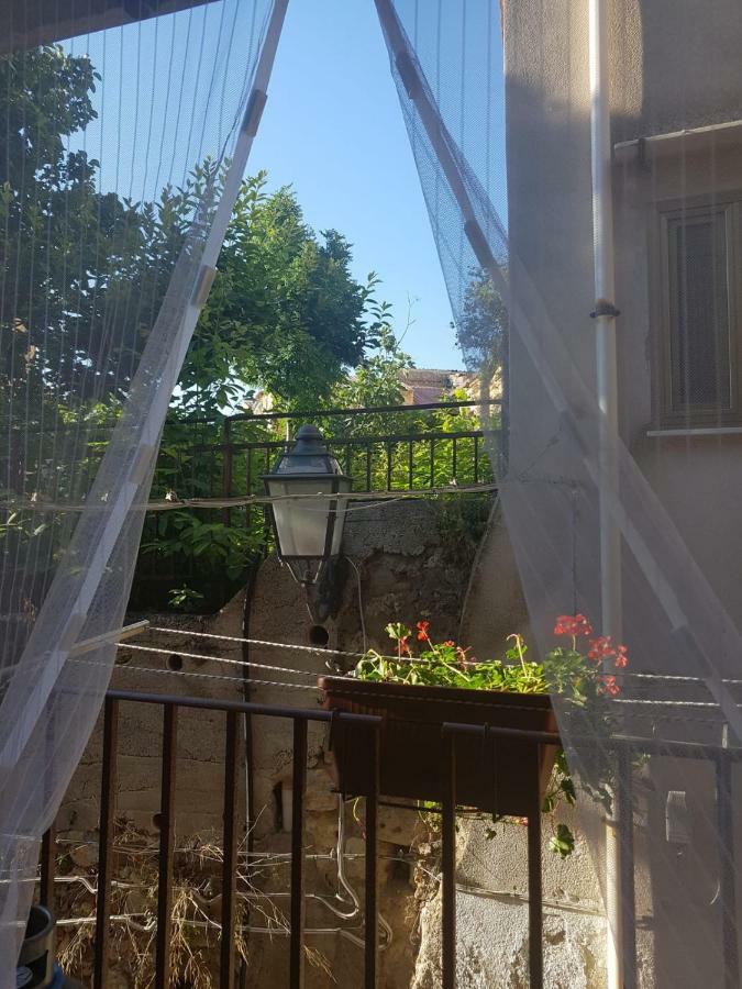 Dolce Aida Apartment Чефалу Екстериор снимка